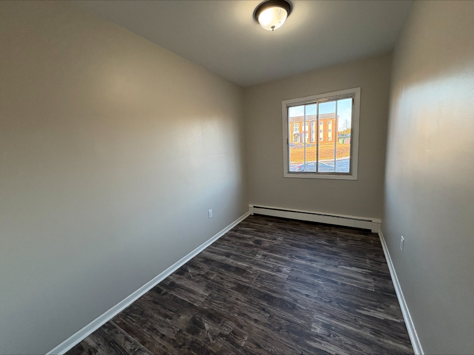 1 Reading Crescent - 4 property image