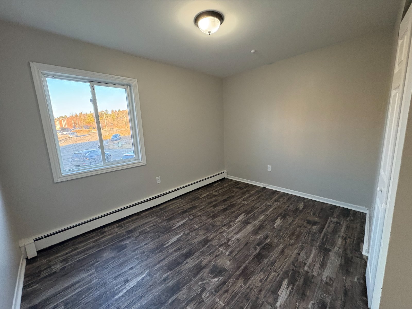 1 Reading Crescent - 4 property image