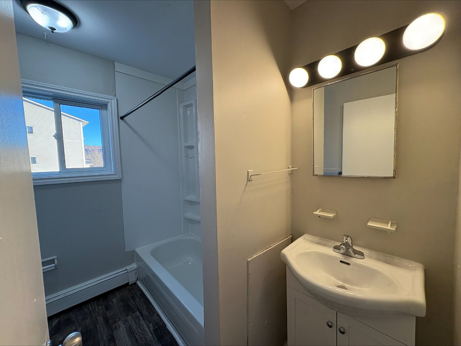 1 Reading Crescent - 4 property image