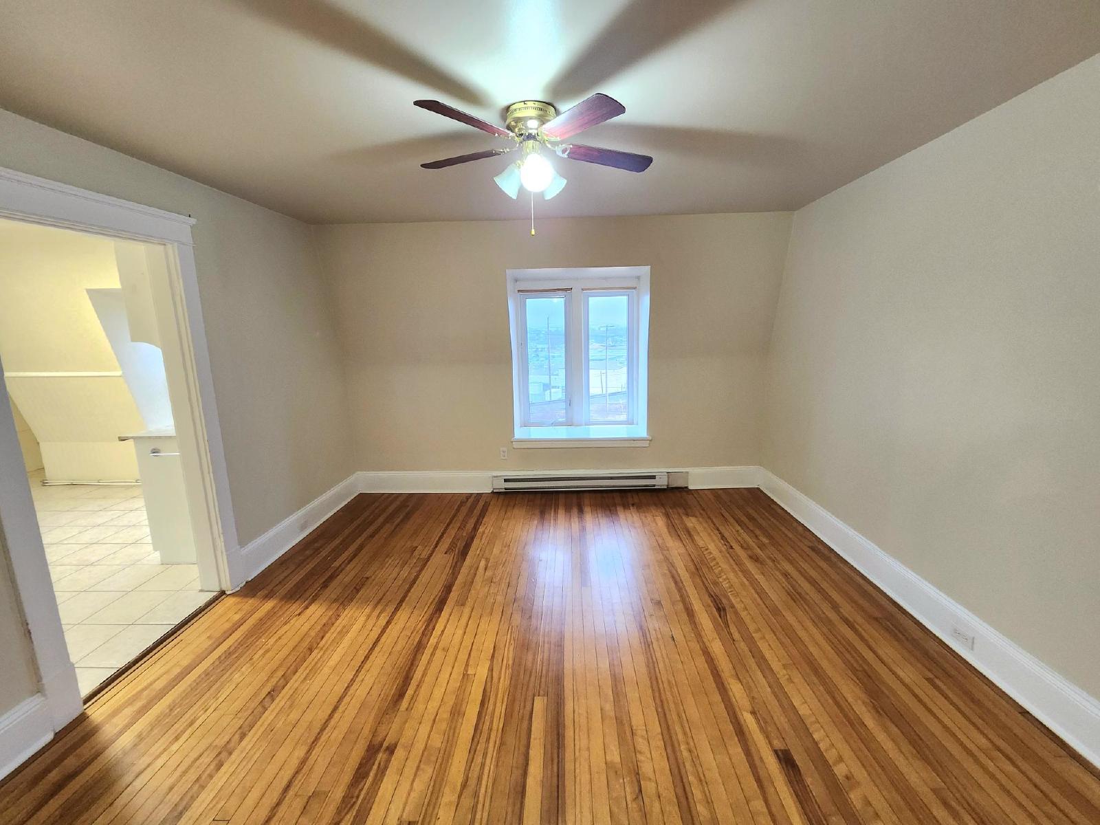 562 Edward Avenue - 5 property image