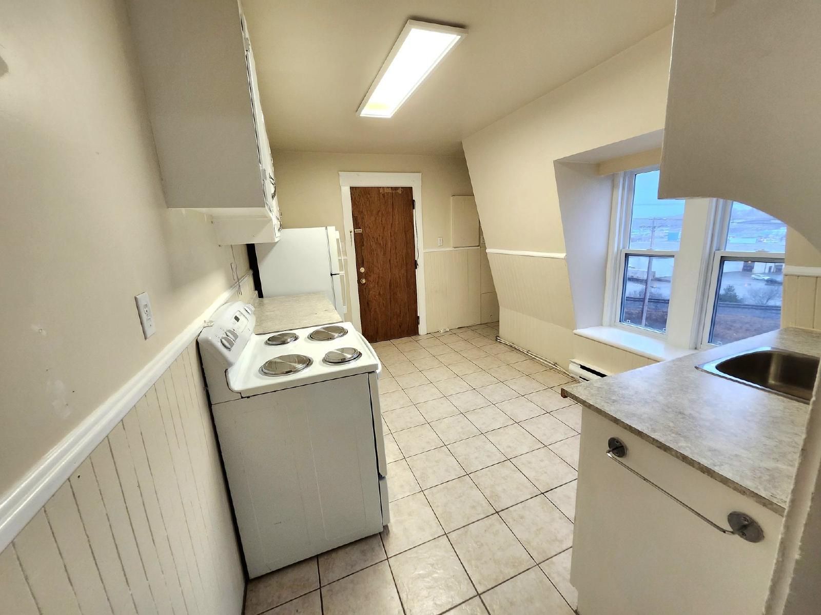 562 Edward Avenue - 5 property image