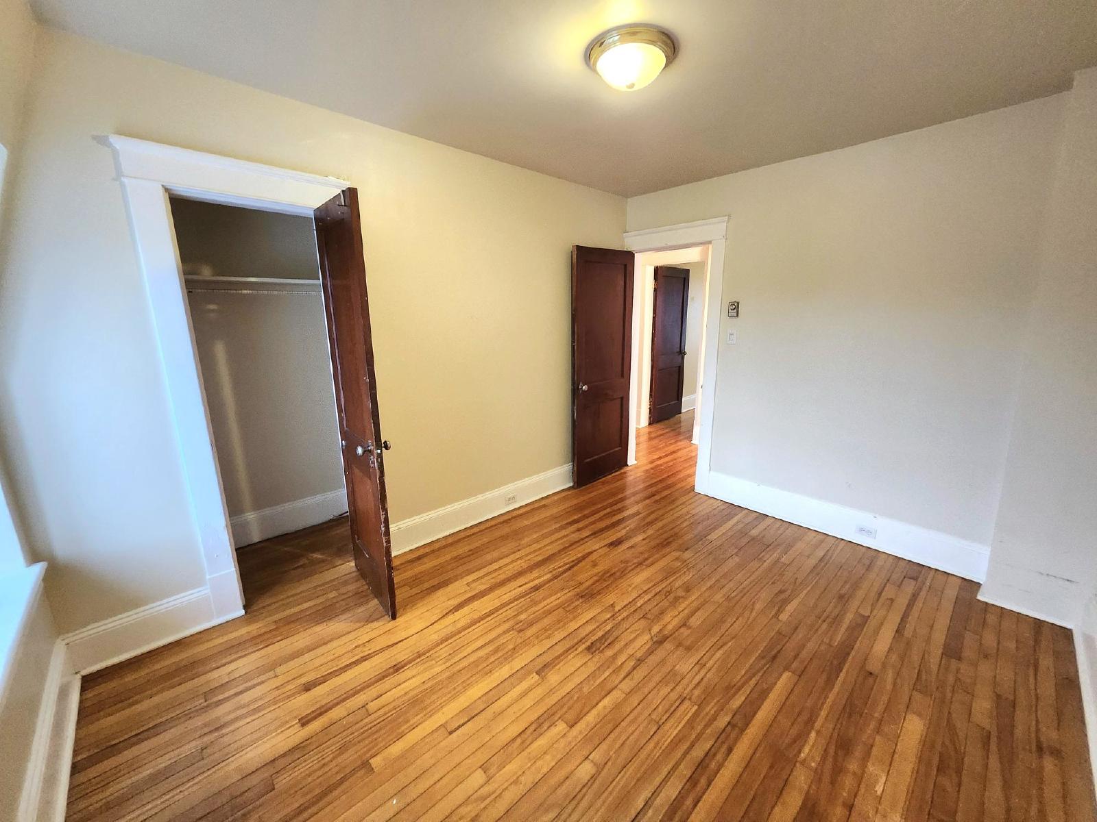 562 Edward Avenue - 5 property image