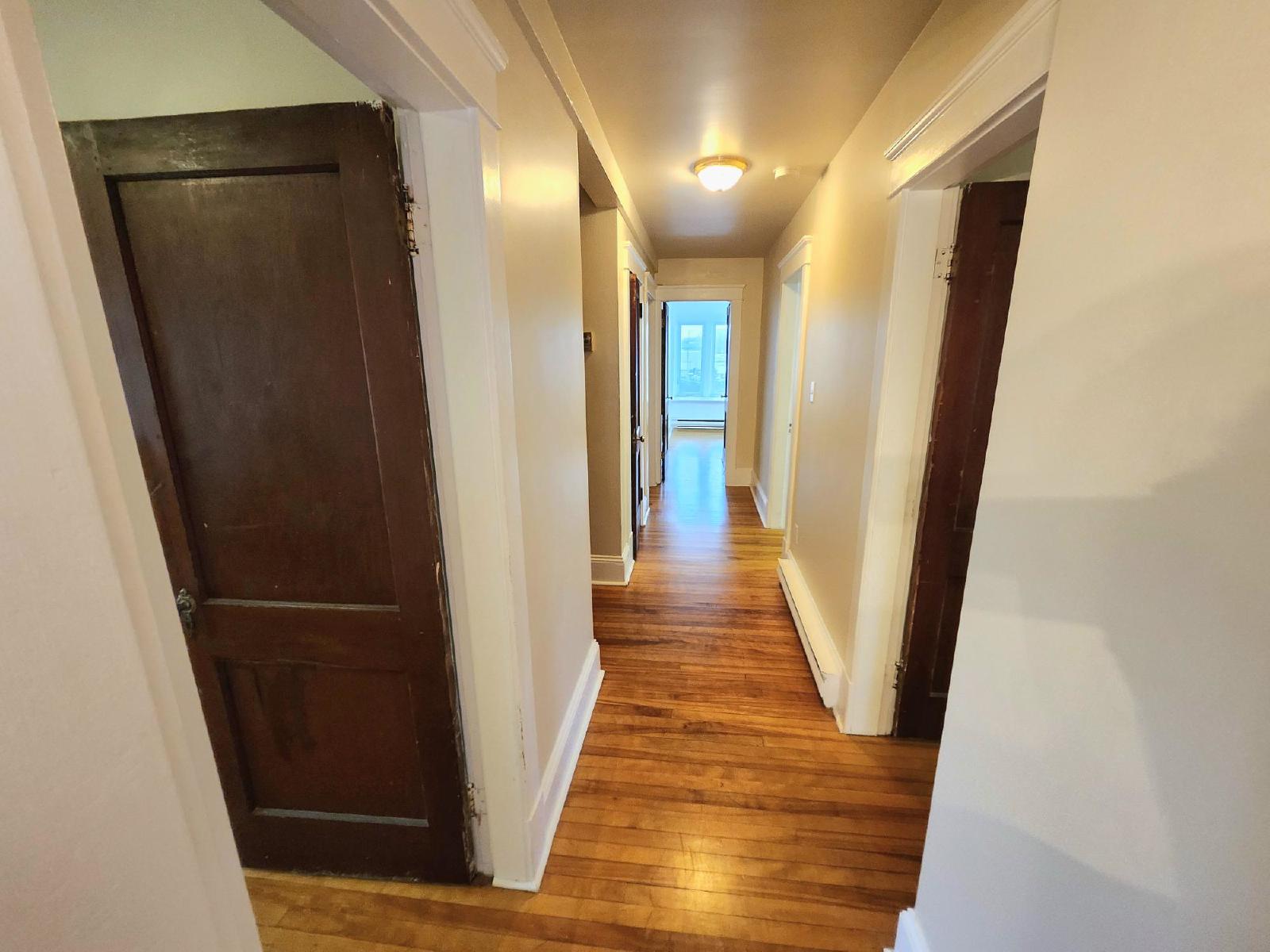 562 Edward Avenue - 5 property image