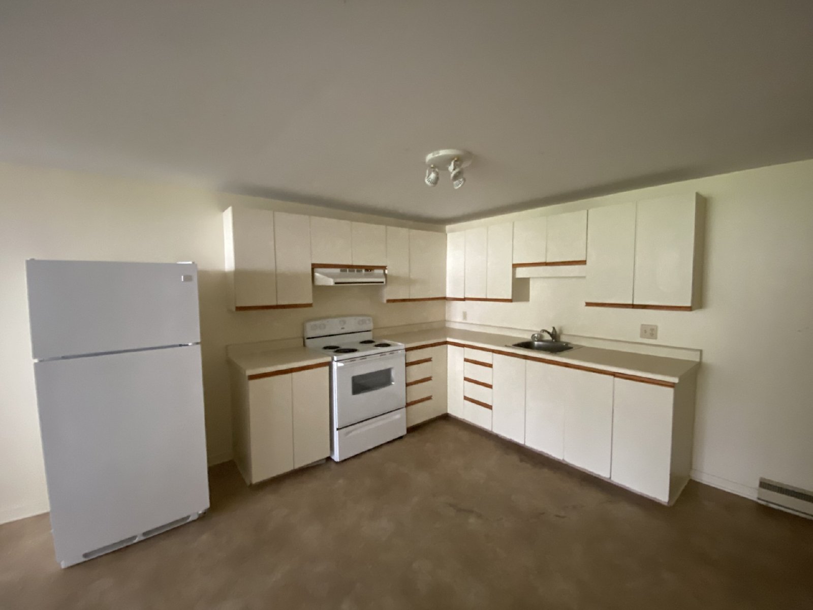 23 Centennial Avenue West - 3 property image