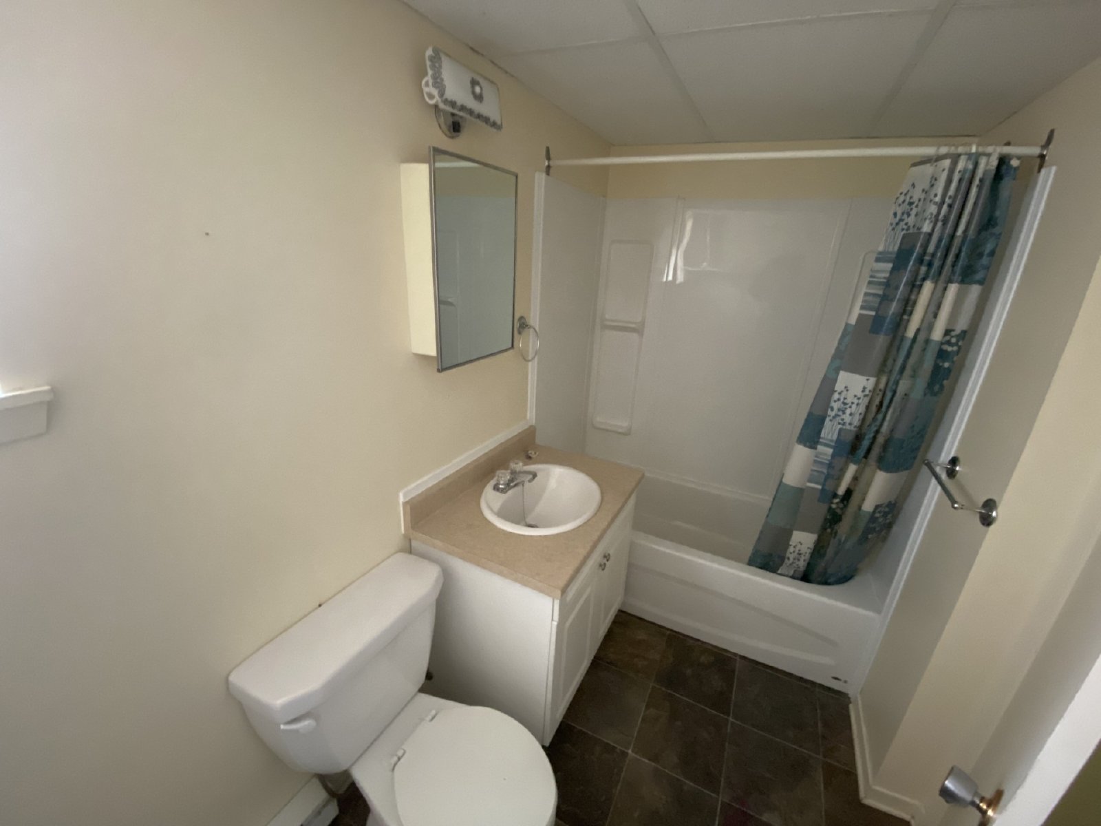 23 Centennial Avenue West - 3 property image