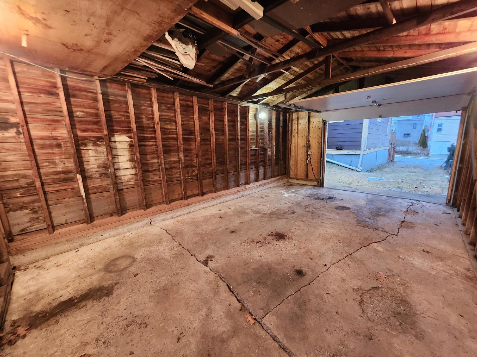 254-256 Britain Street - Garage property image