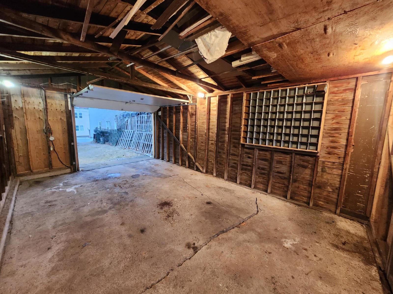 254-256 Britain Street - Garage property image