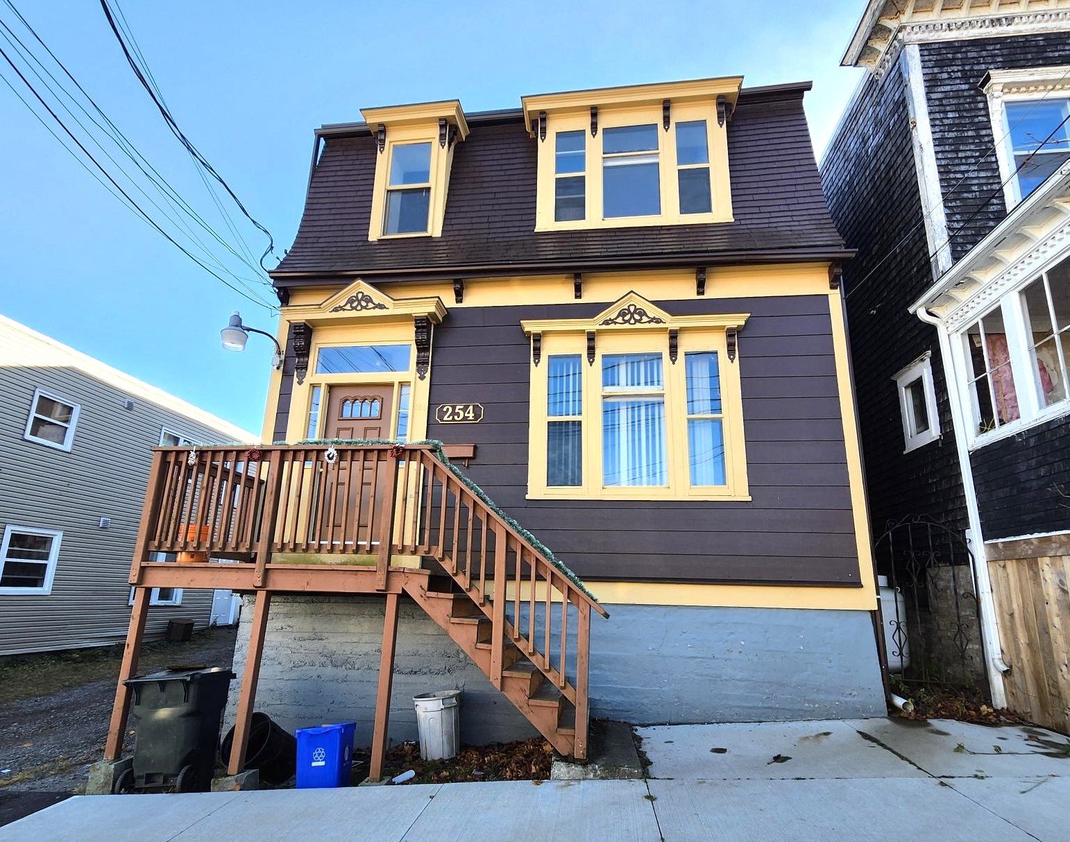 254-256 Britain Street - Garage property image