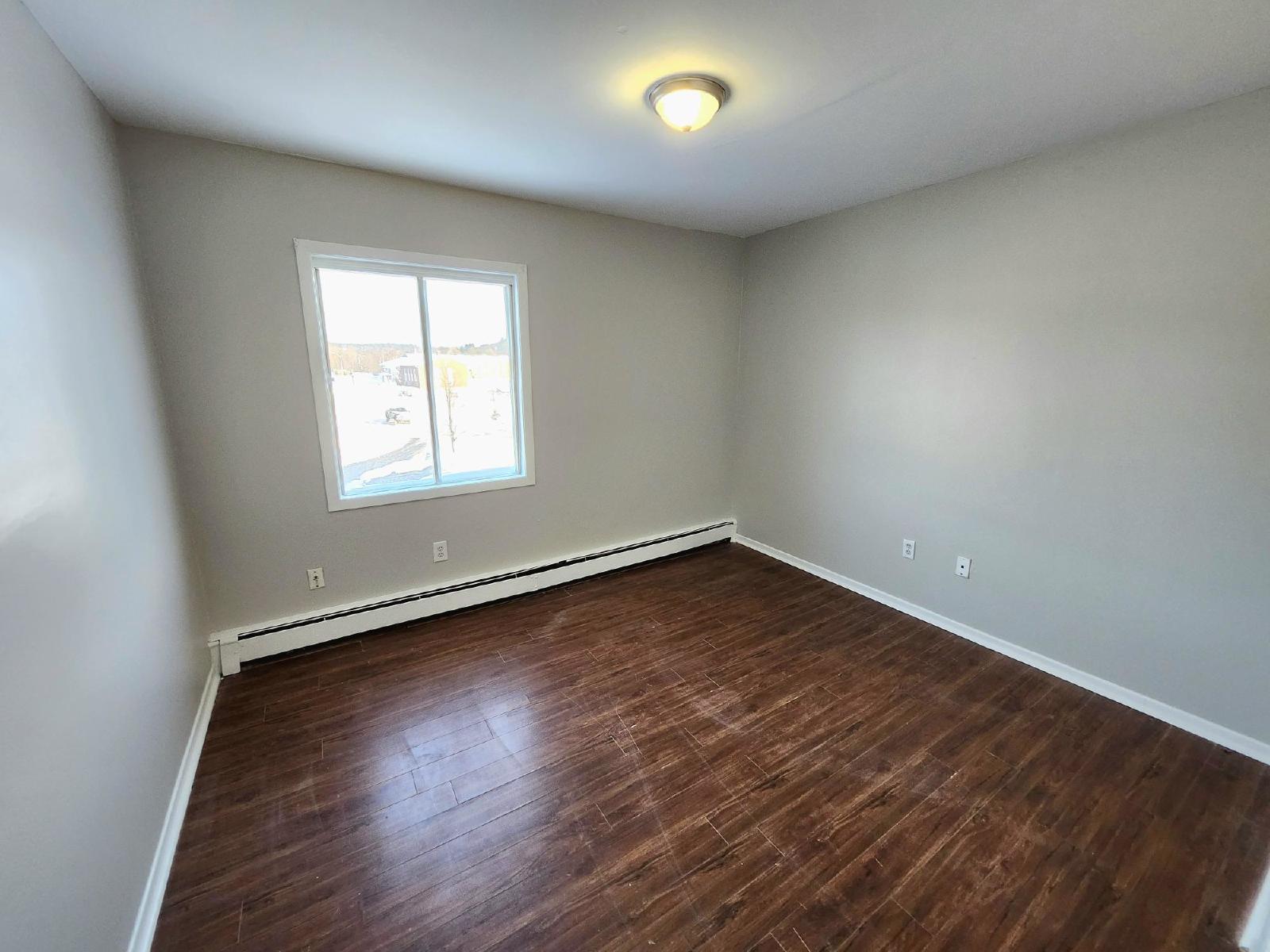 14 Reading Crescent - 7 property image