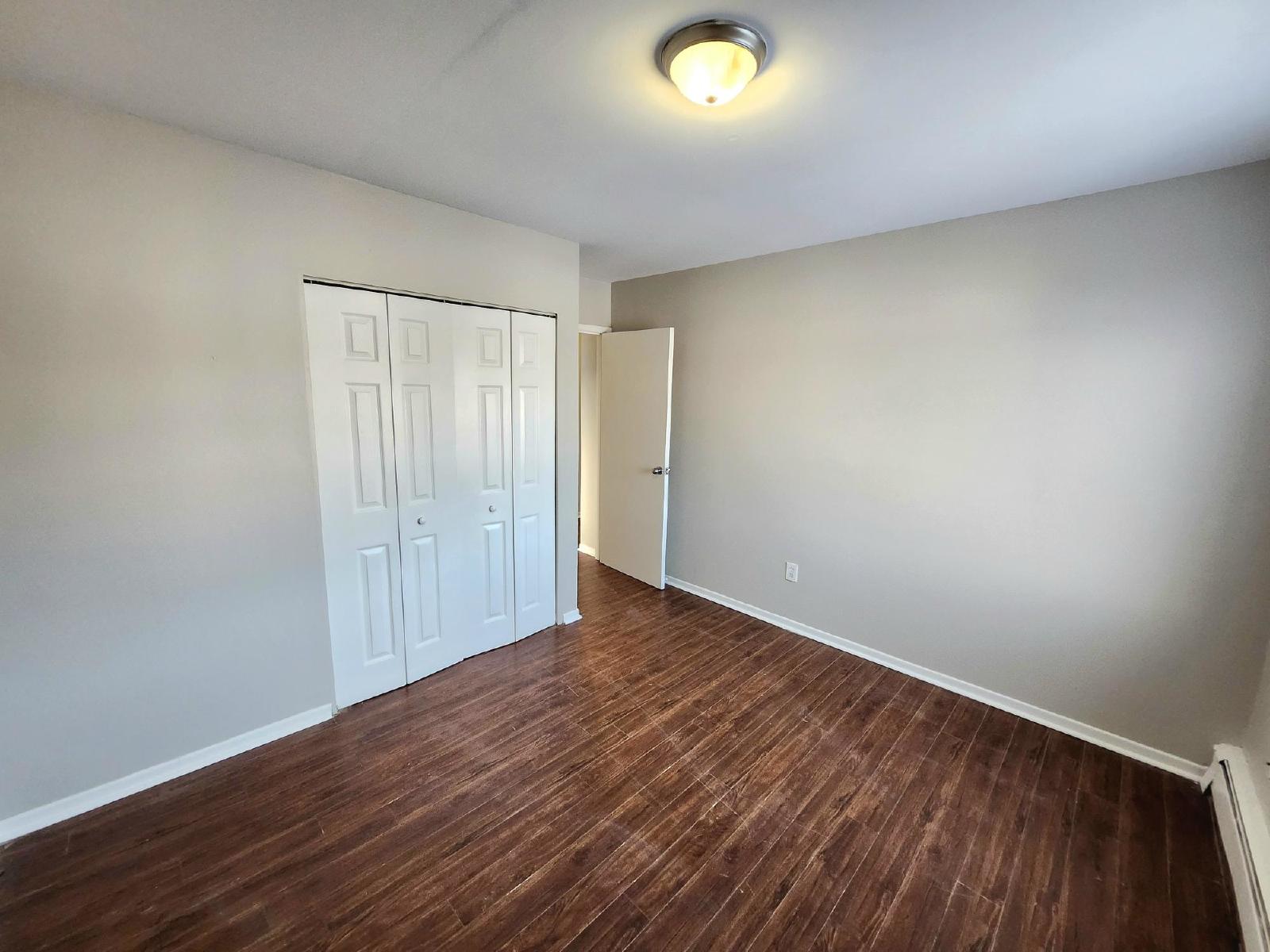 14 Reading Crescent - 7 property image