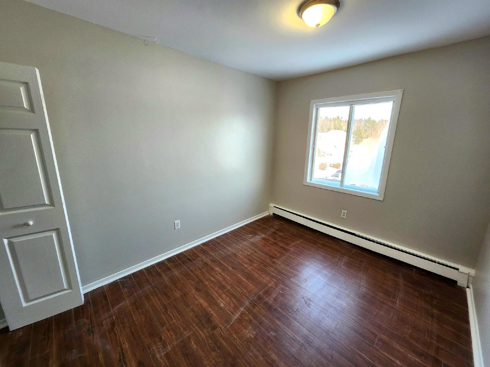 14 Reading Crescent - 7 property image