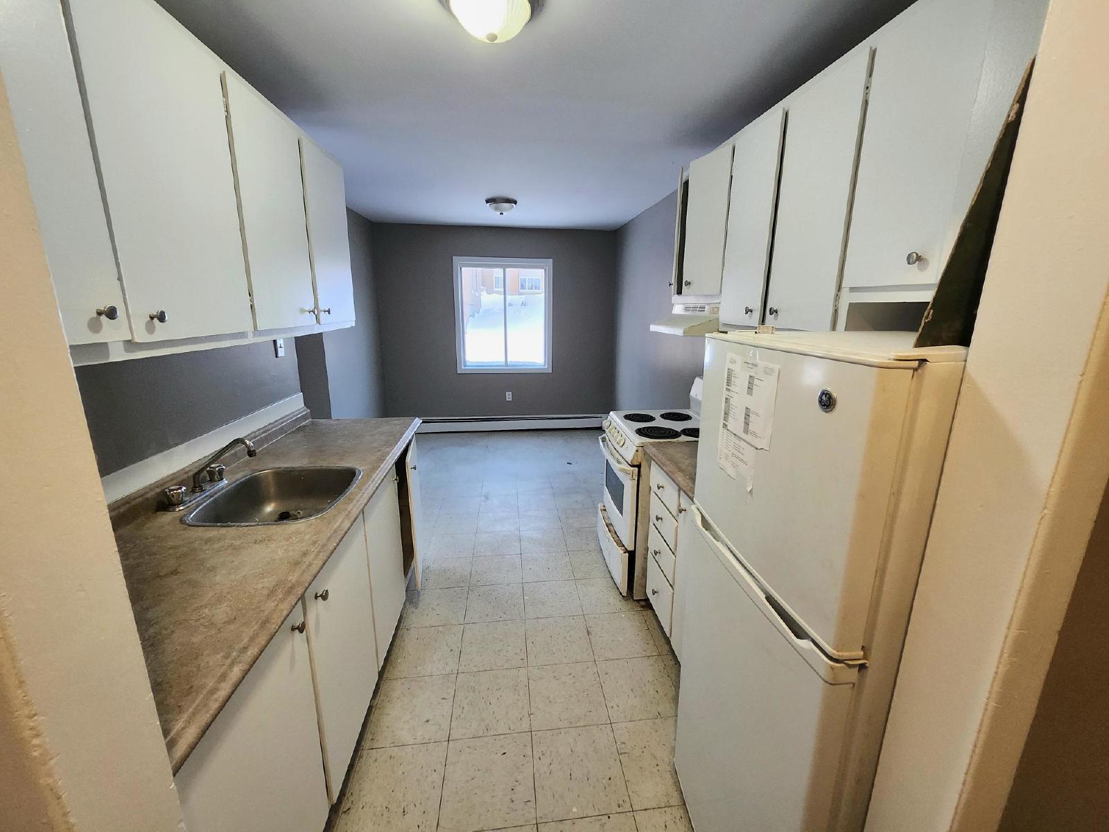 2 Reading Crescent - 5 property image