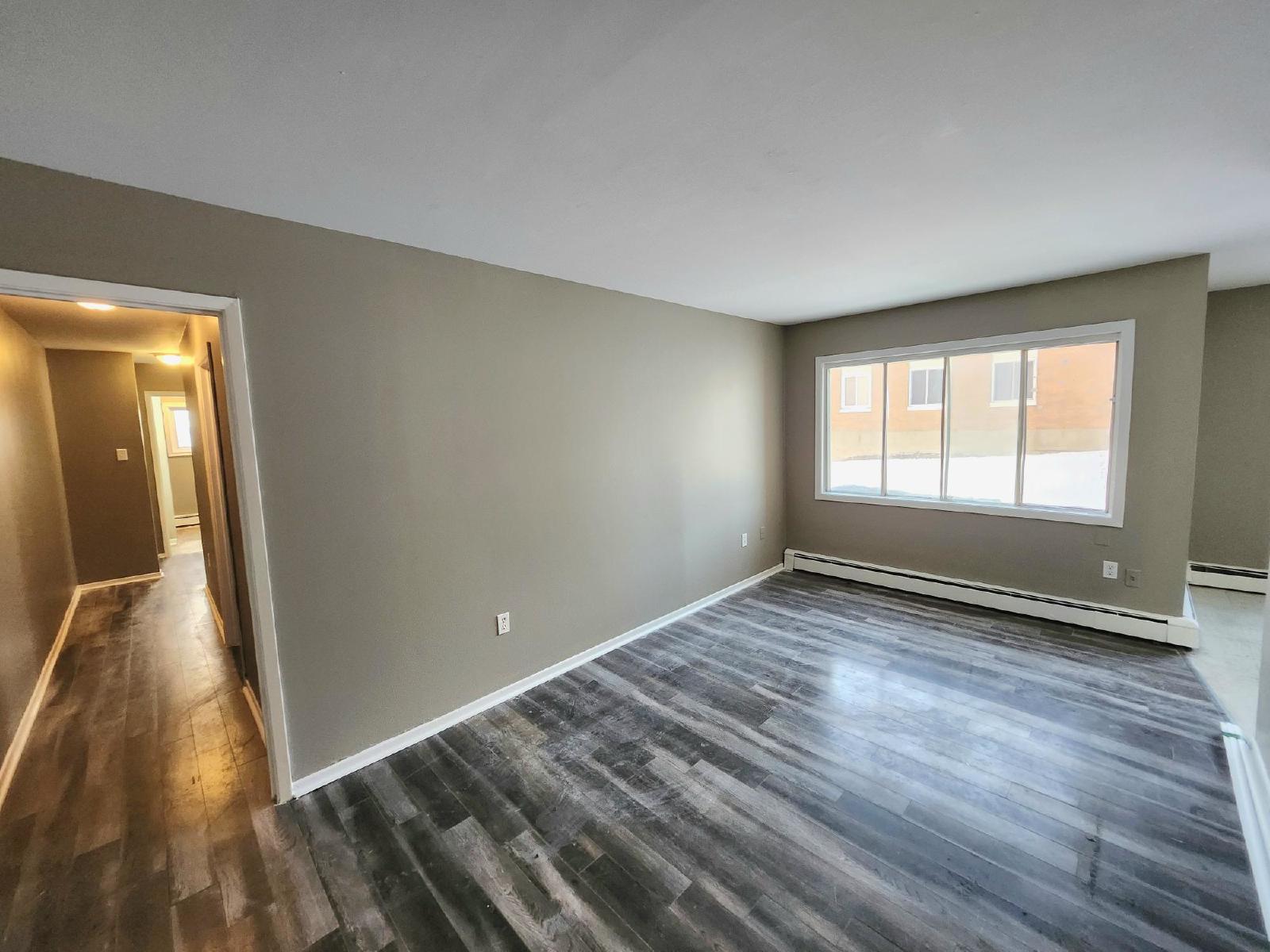 2 Reading Crescent - 5 property image