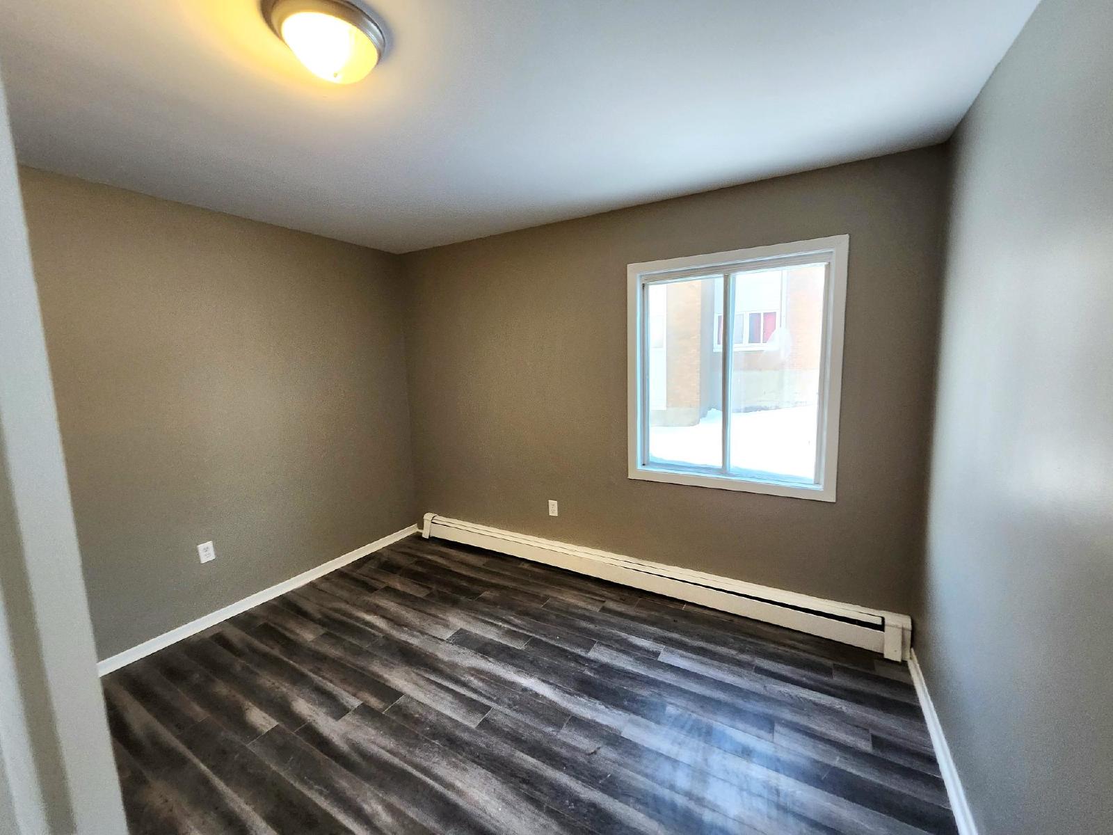 2 Reading Crescent - 5 property image