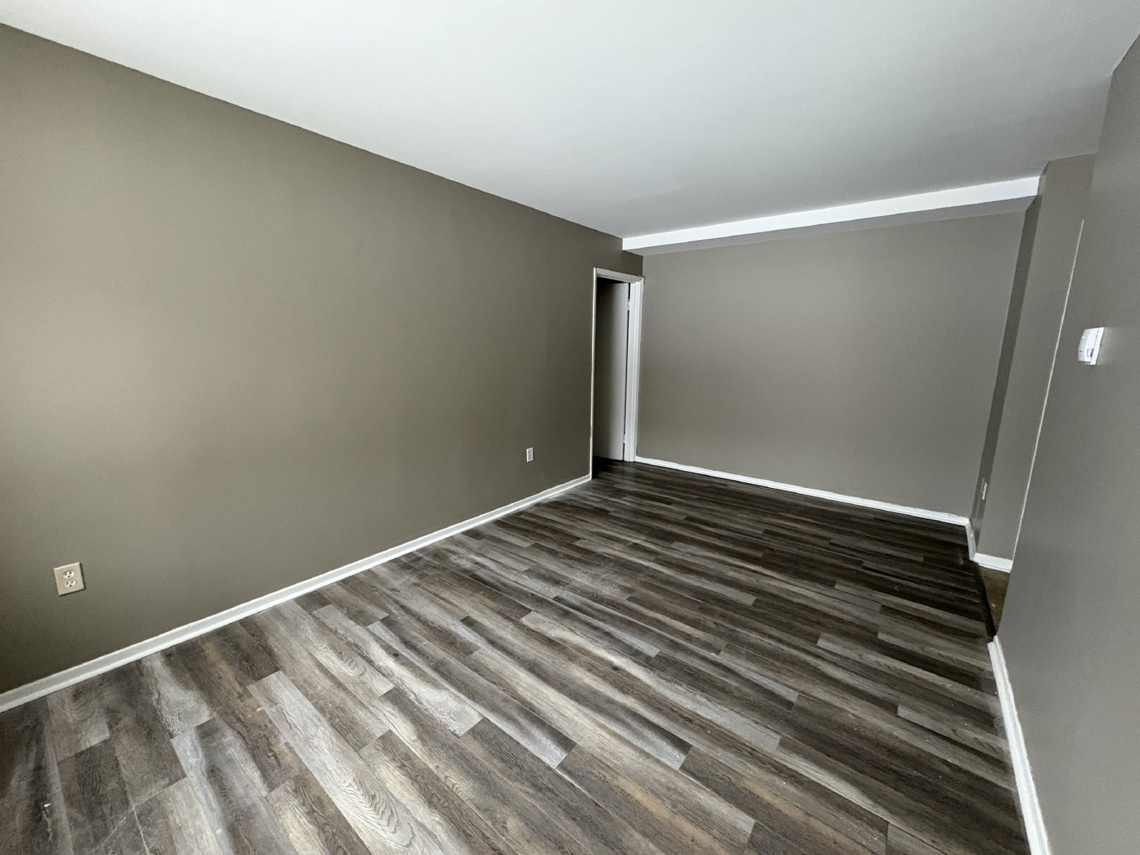 2 Reading Crescent - 2 property image