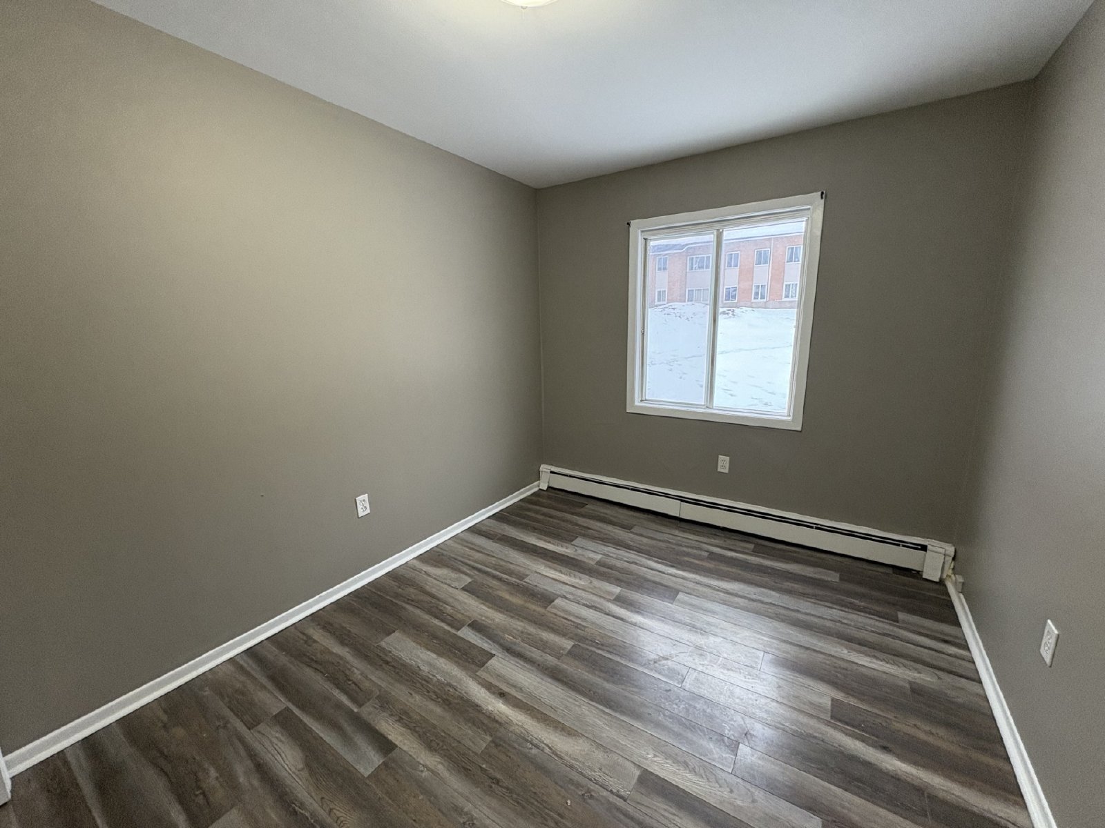 2 Reading Crescent - 2 property image