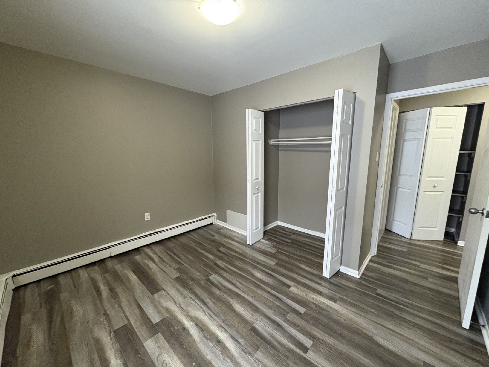 2 Reading Crescent - 2 property image