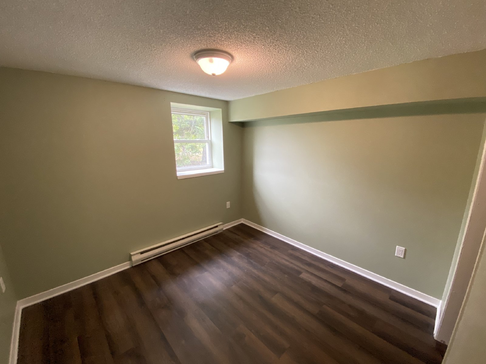 10437 Rue Principale. - 2 property image