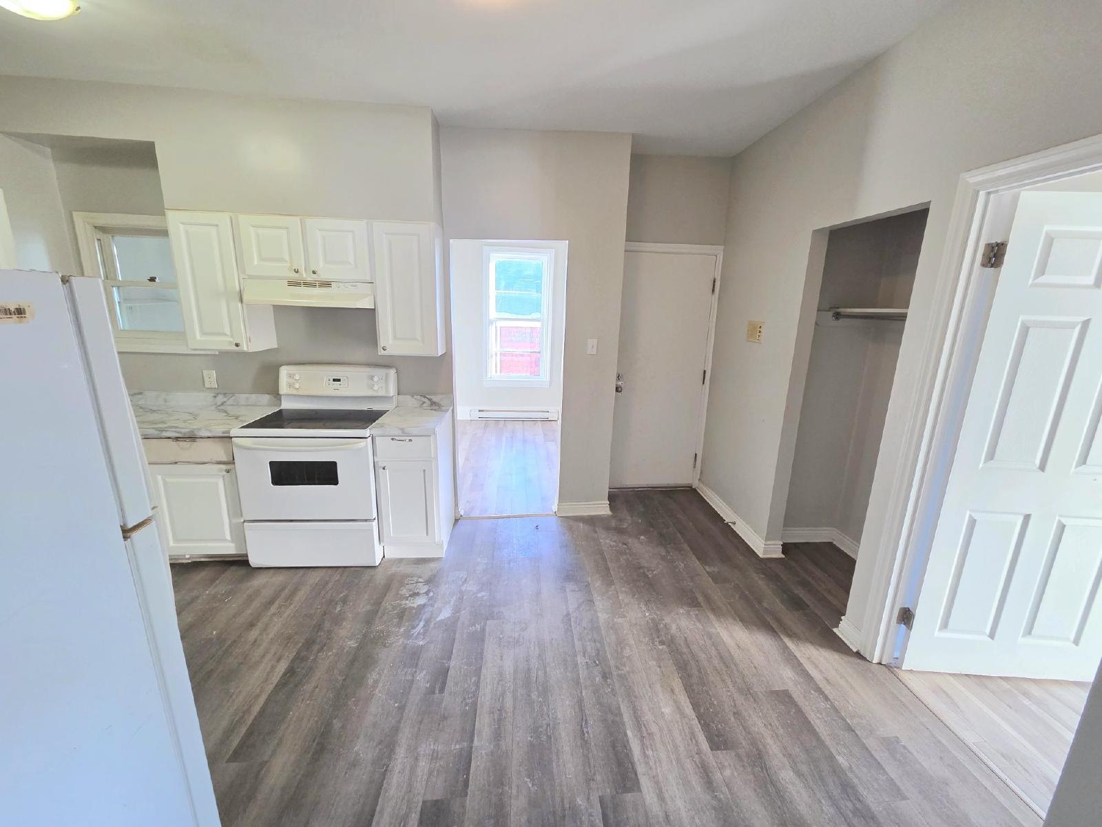 118 Main St/8-10 Cedar St - 10 Cedar #3 property image