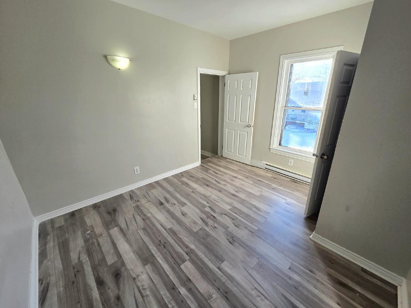 118 Main St/8-10 Cedar St - 10 Cedar #3 property image