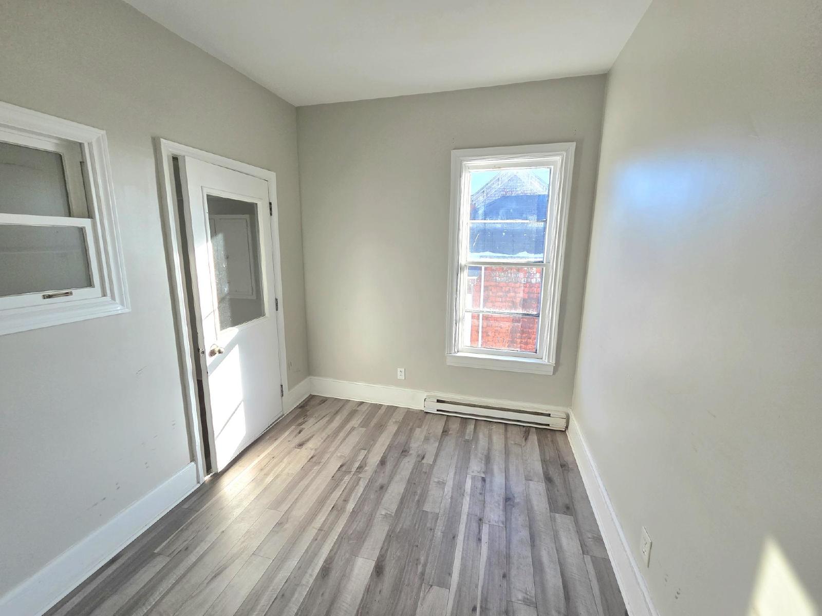 118 Main St/8-10 Cedar St - 10 Cedar #3 property image