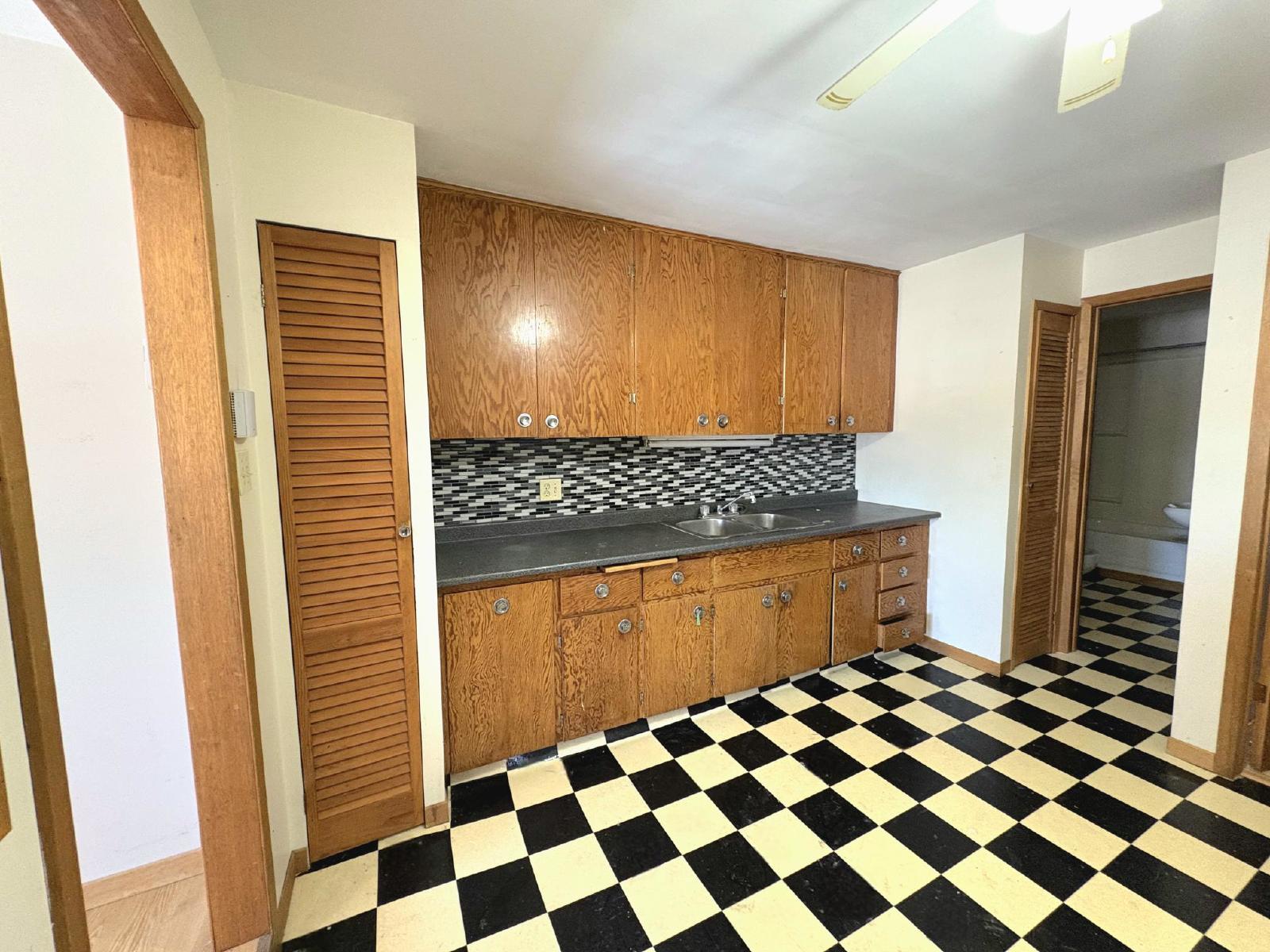 358 Milford Road - 2 property image