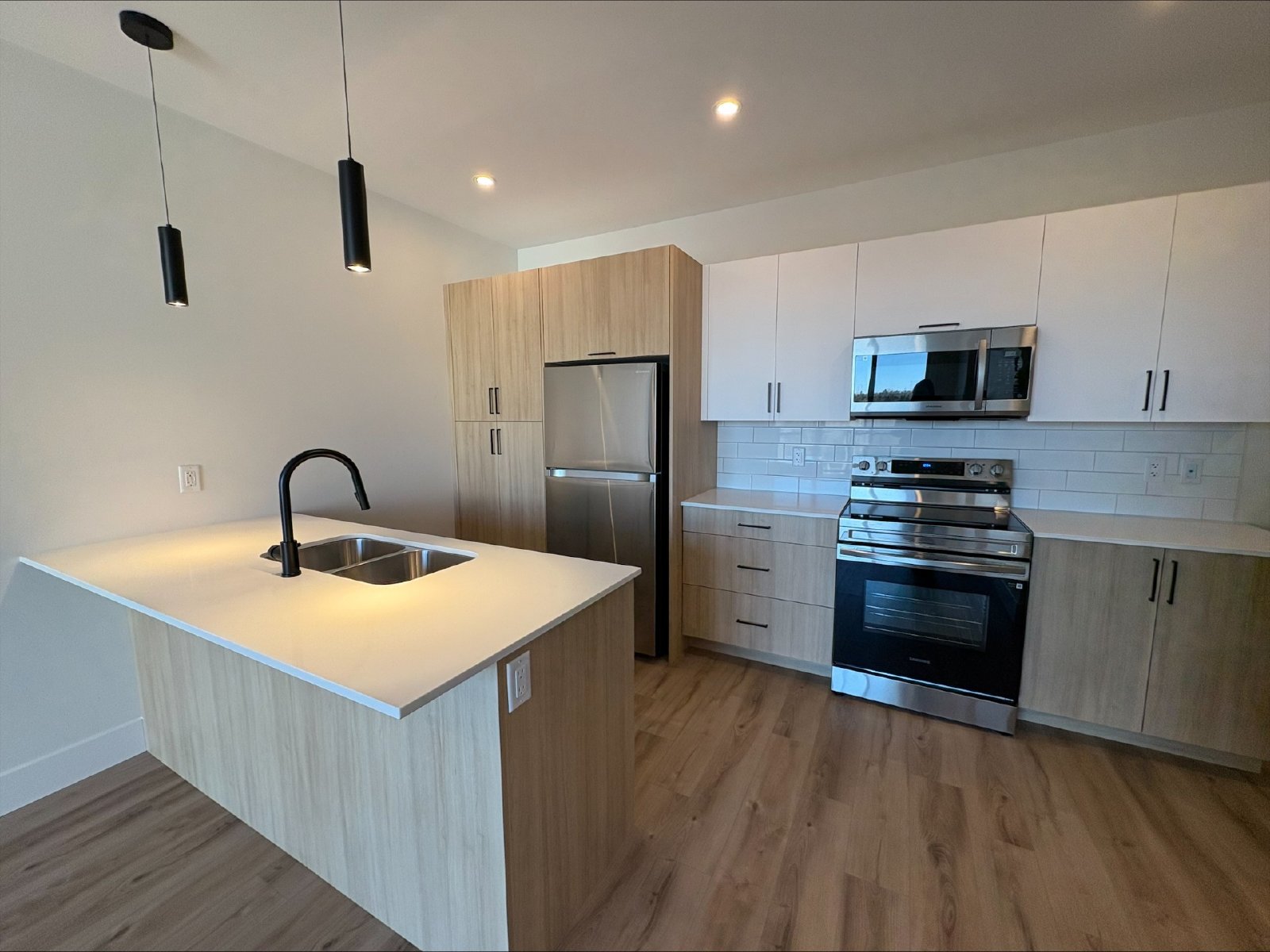 1035 Melanson Road - 606 property image