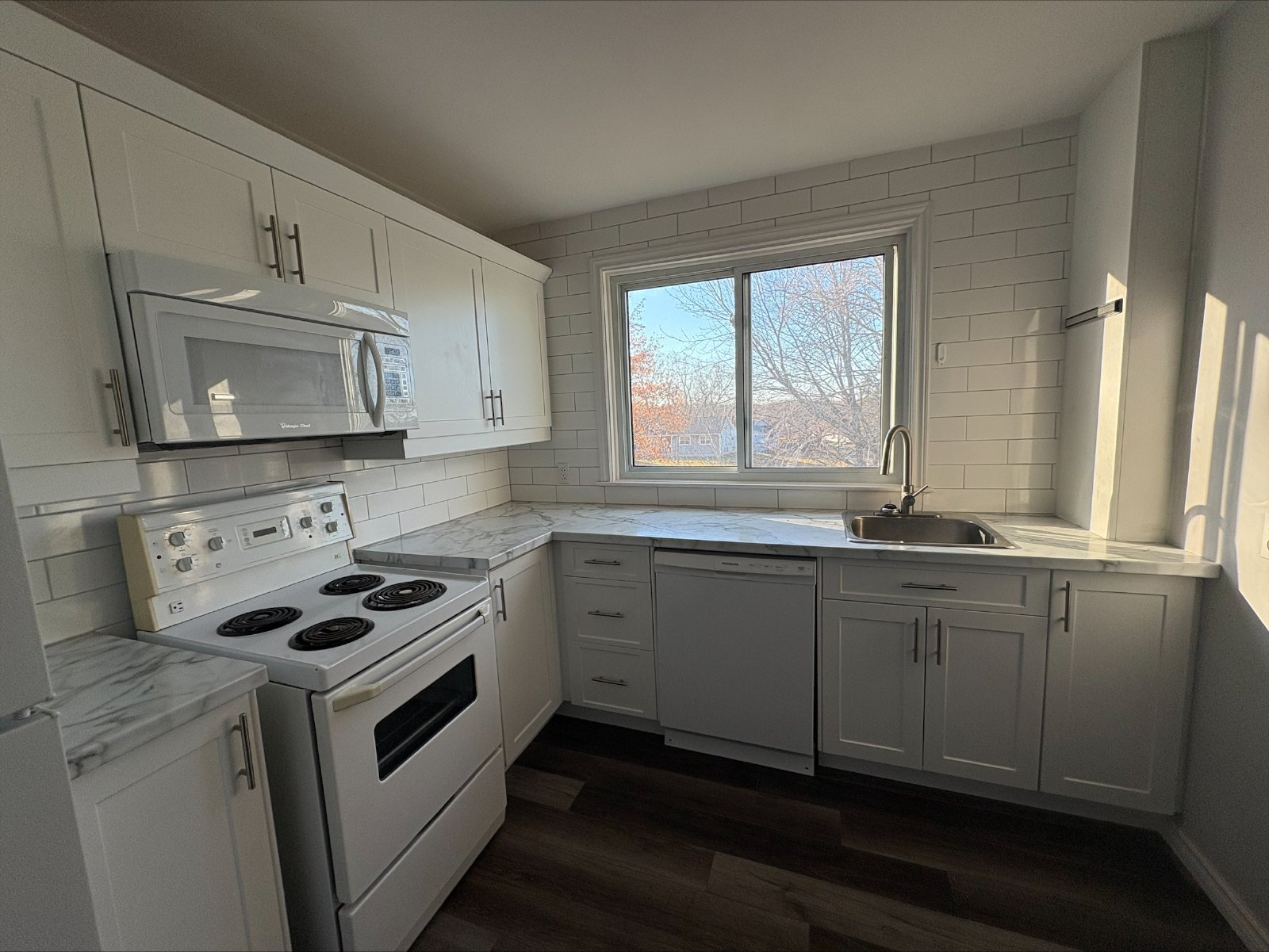 437 Covert Street - 12 property image