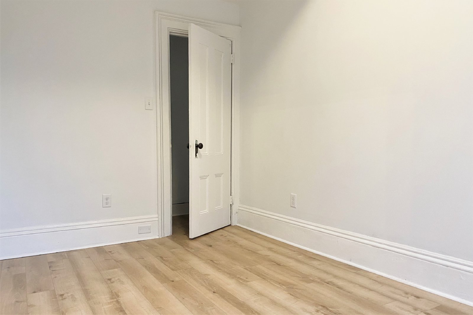 53-59 Carmarthen Street - 55-2 property image