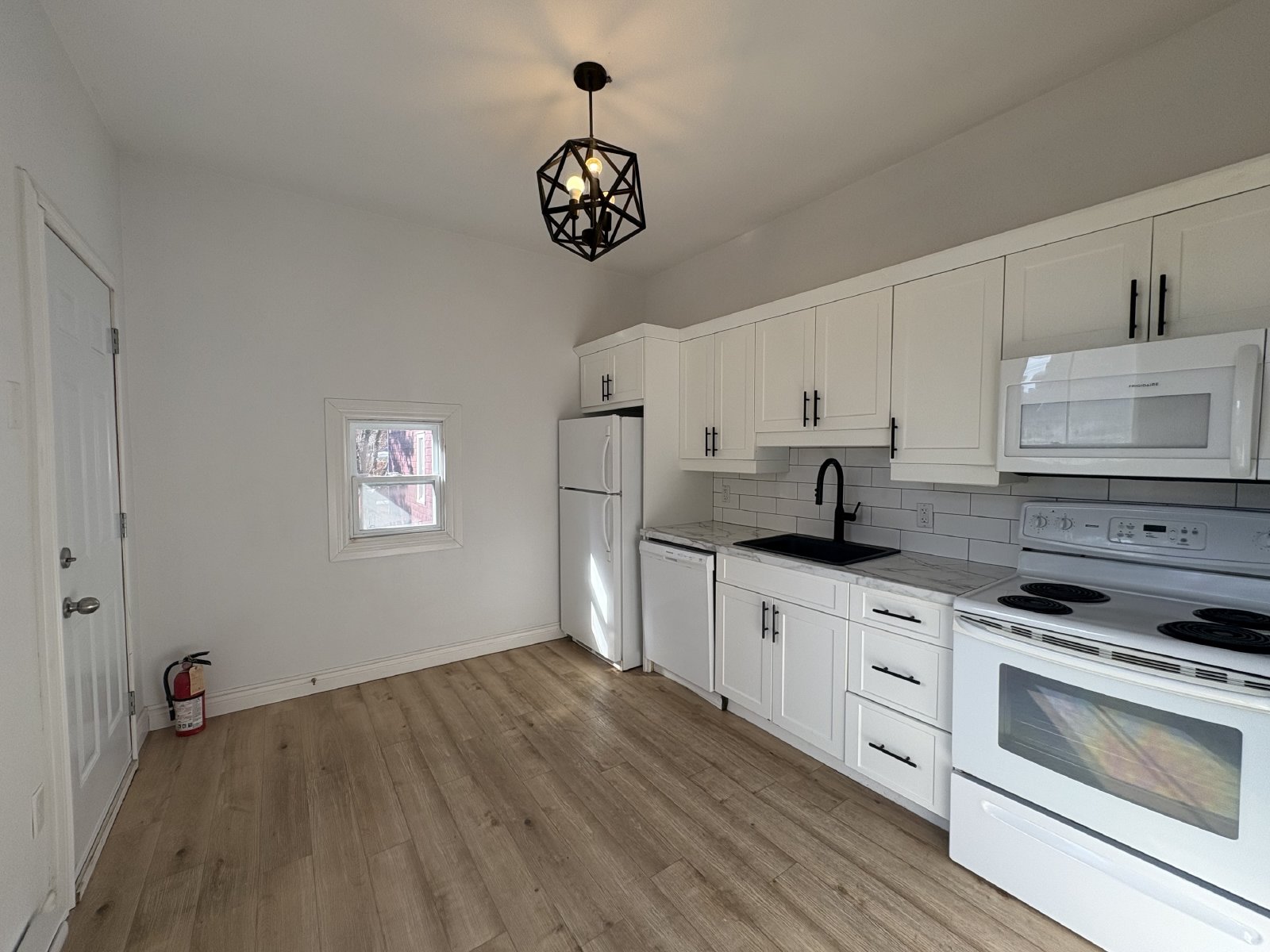 53-59 Carmarthen Street - 55-2 property image