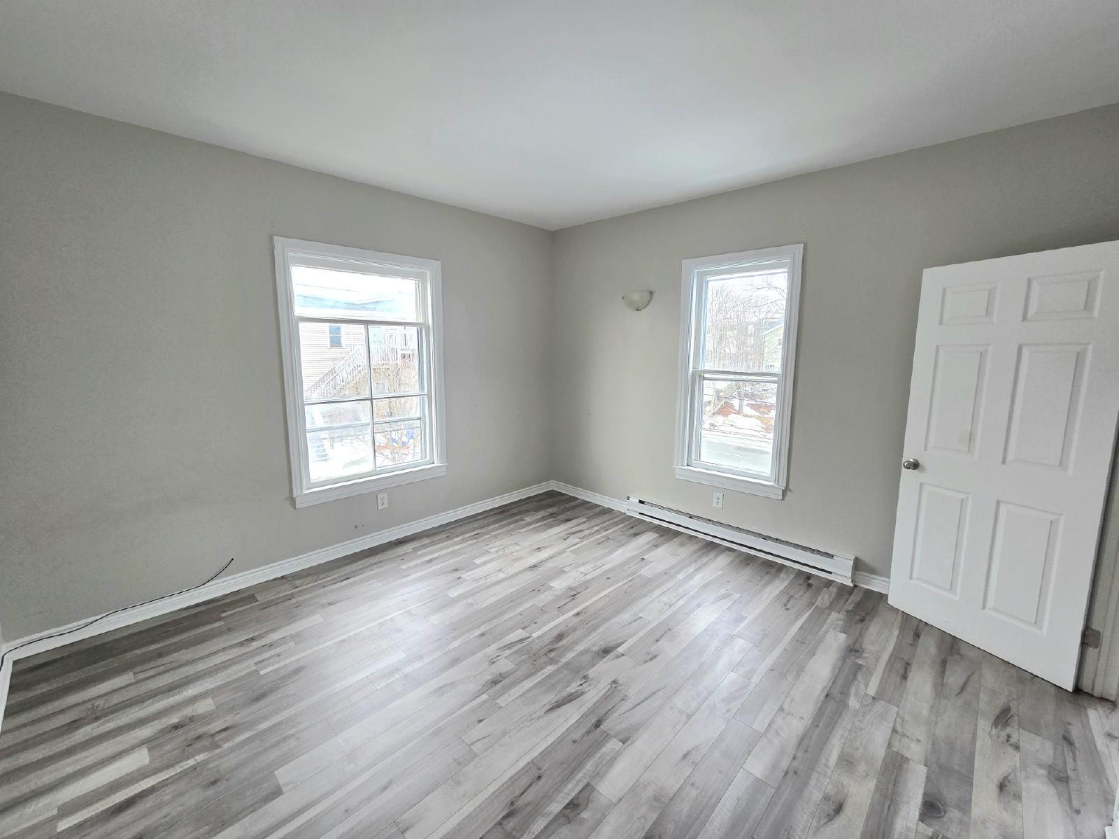 118 Main St/8-10 Cedar St - 10 Cedar #3 property image