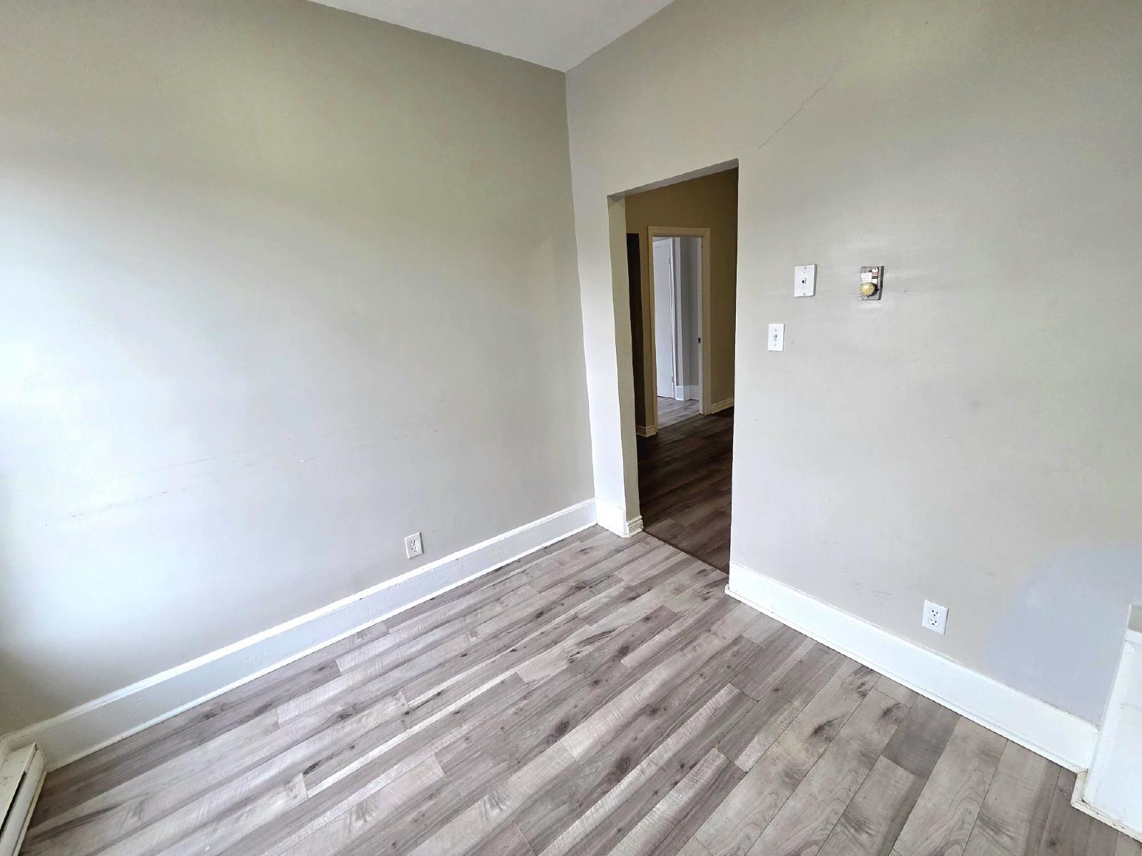 118 Main St/8-10 Cedar St - 10 Cedar #3 property image