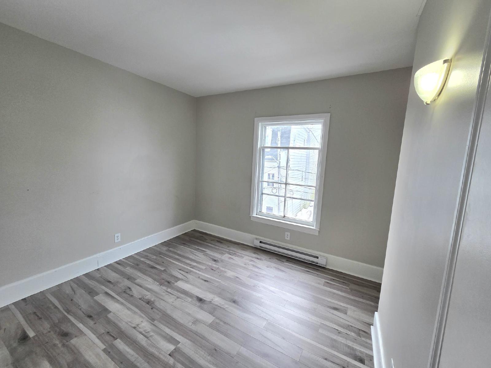 118 Main St/8-10 Cedar St - 10 Cedar #3 property image