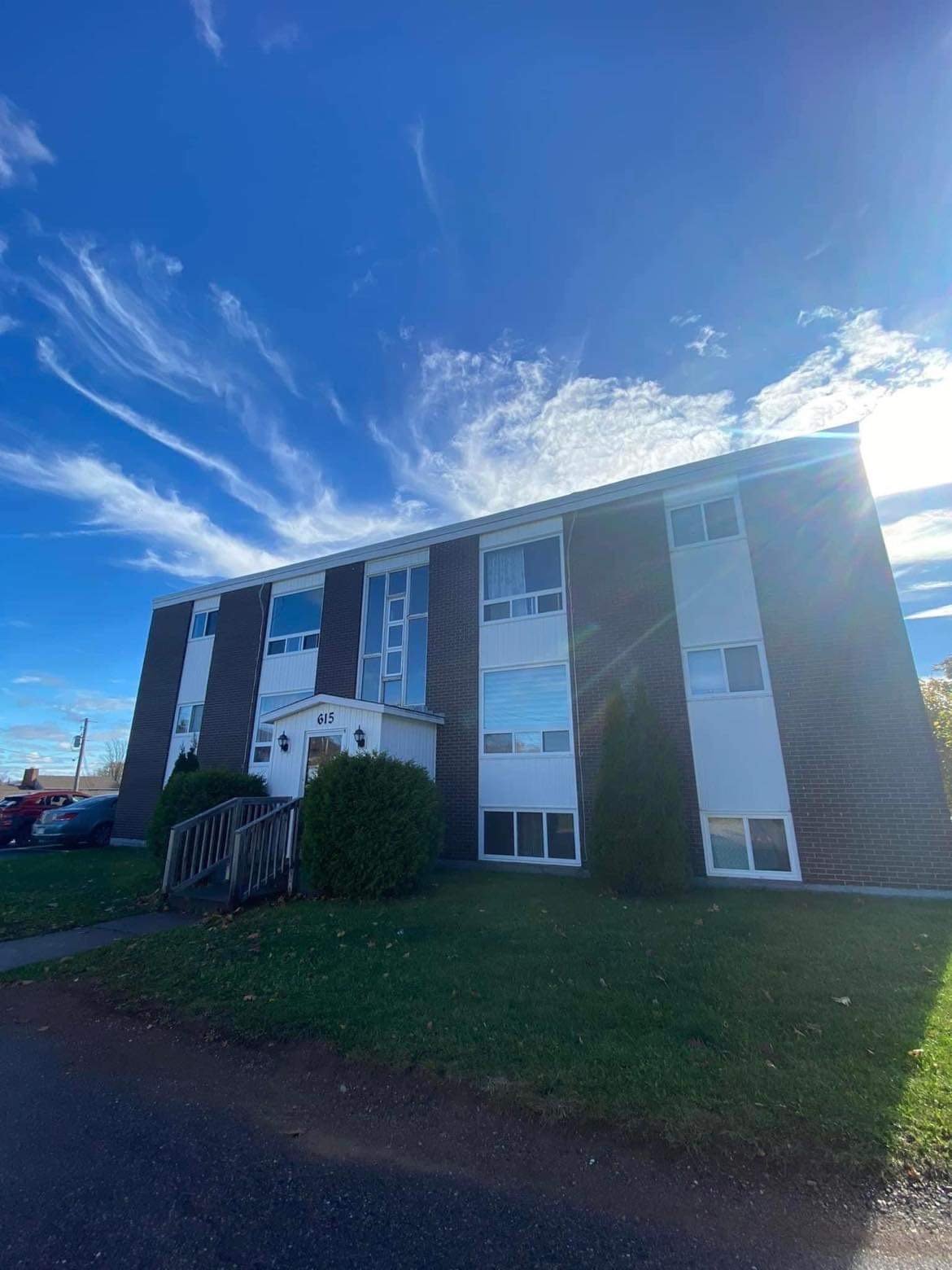 615 Chalmers Court - 2 property image