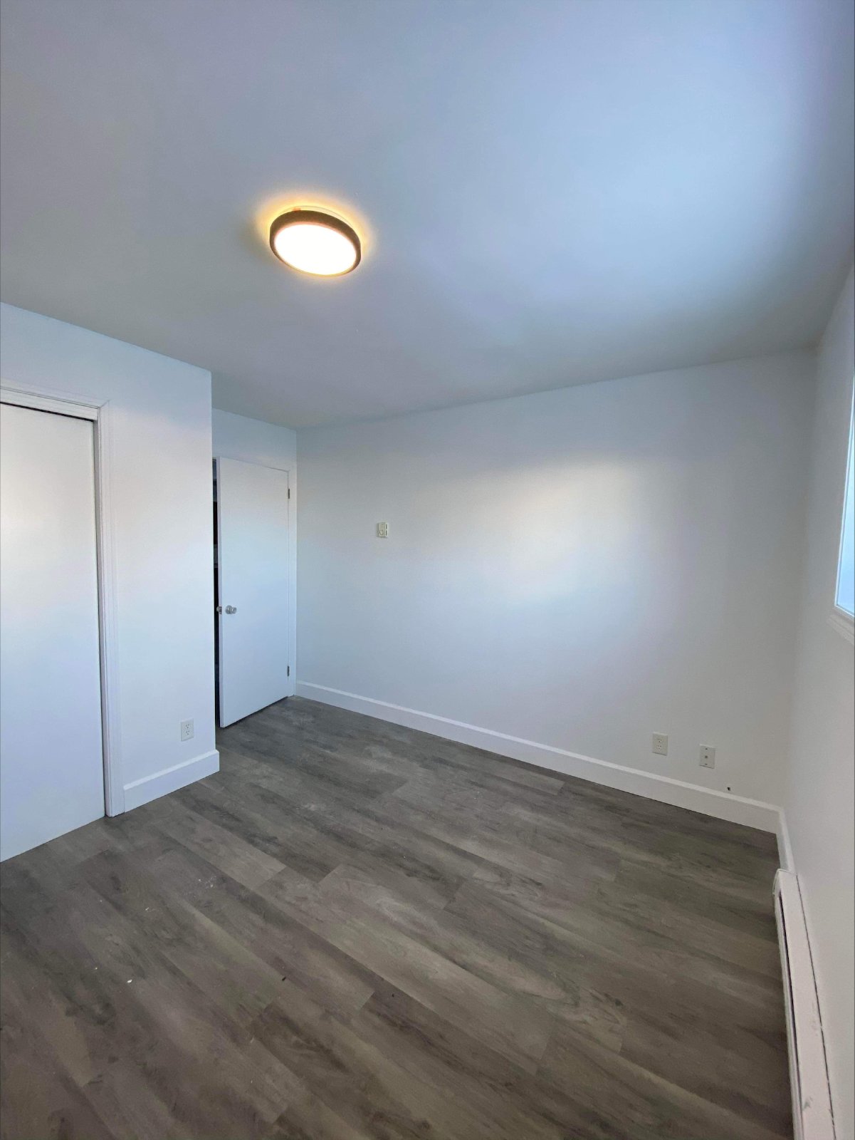 615 Chalmers Court - 2 property image