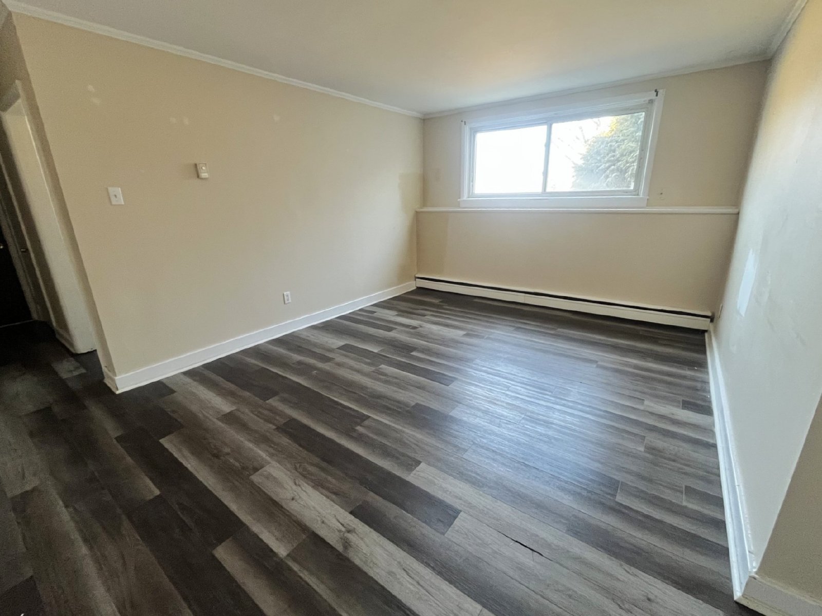 445 Covert Street - 2 property image