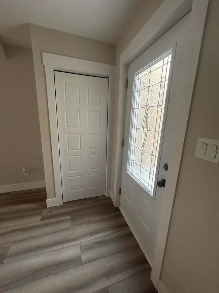 117 Elmwood Dr - 2- main level property image