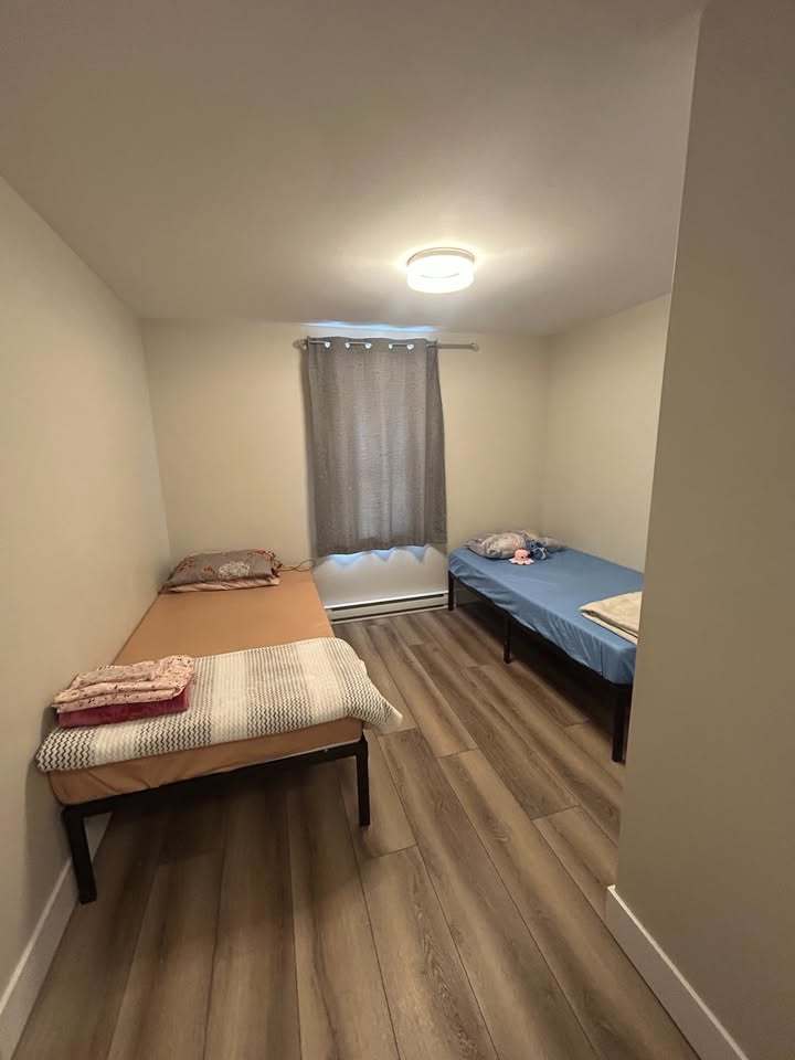 117 Elmwood Dr - 2- main level property image