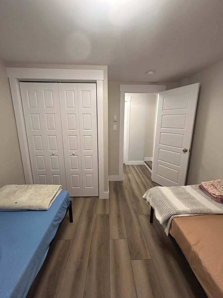 117 Elmwood Dr - 2- main level property image