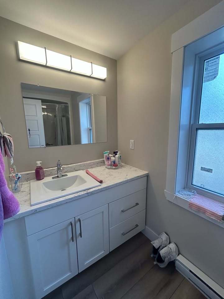 117 Elmwood Dr - 2- main level property image