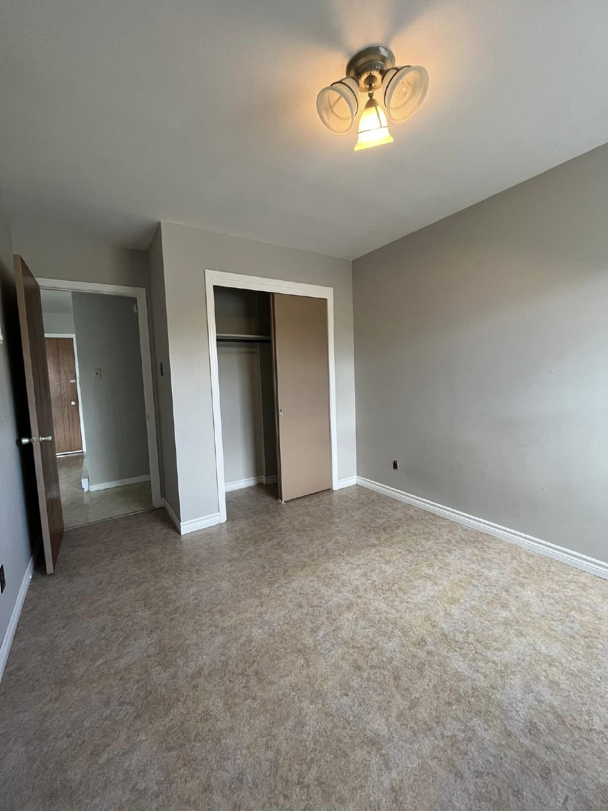 615 Chalmers Court - 18 property image