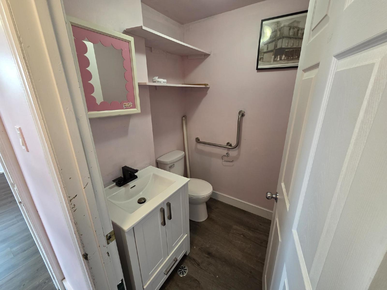 285 King Street West/ 85 Ludlow Street - 85 A property image
