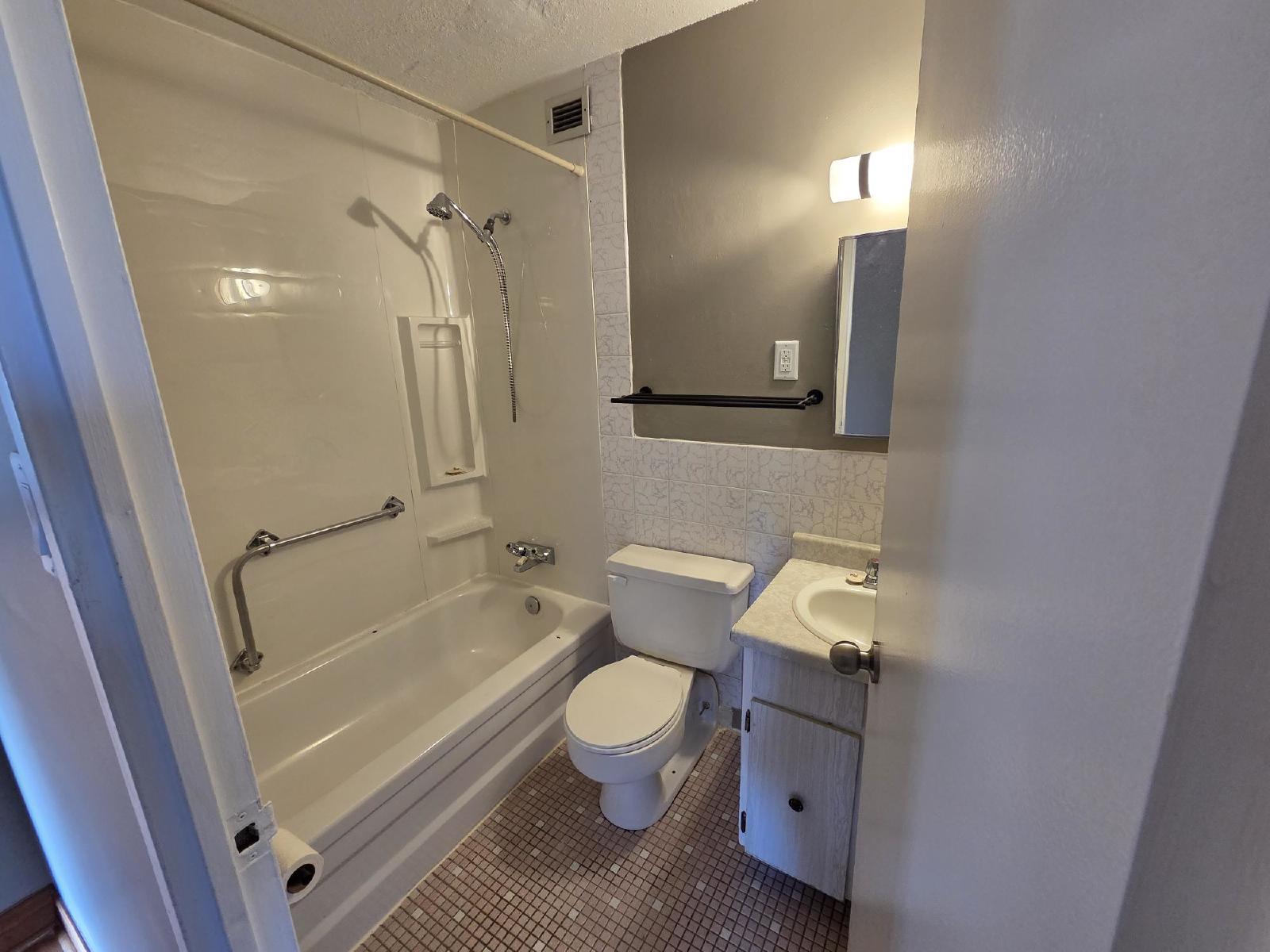 411 Ellerdale Street - 401 property image