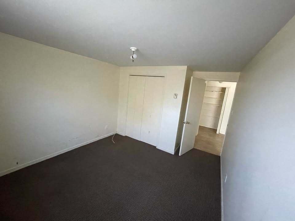 23 Centennial Avenue West - 2 property image