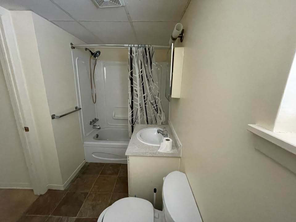 23 Centennial Avenue West - 2 property image