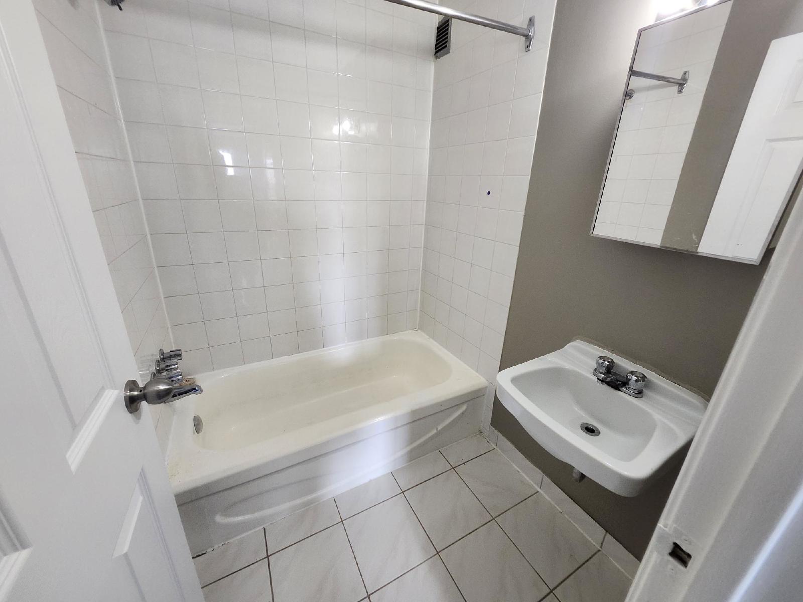 7 Roxbury Drive - 6 property image