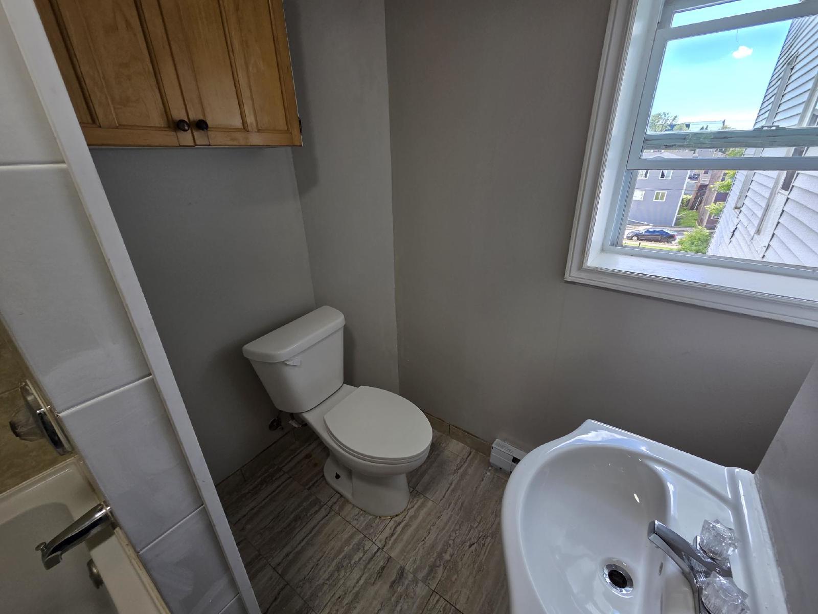 112 Queen Street - 3 property image