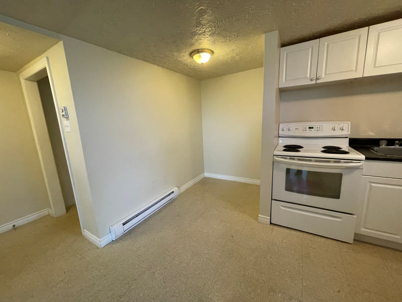 562 Edward Avenue - 1 property image