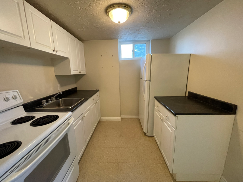 562 Edward Avenue - 1 property image