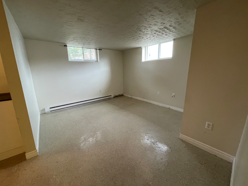 562 Edward Avenue - 1 property image